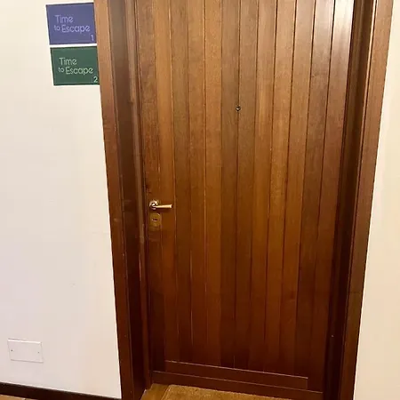 Apartment Time To Escape *